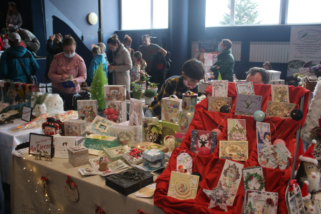 Świąteczna galeria produktów lokalnych w Hutniku