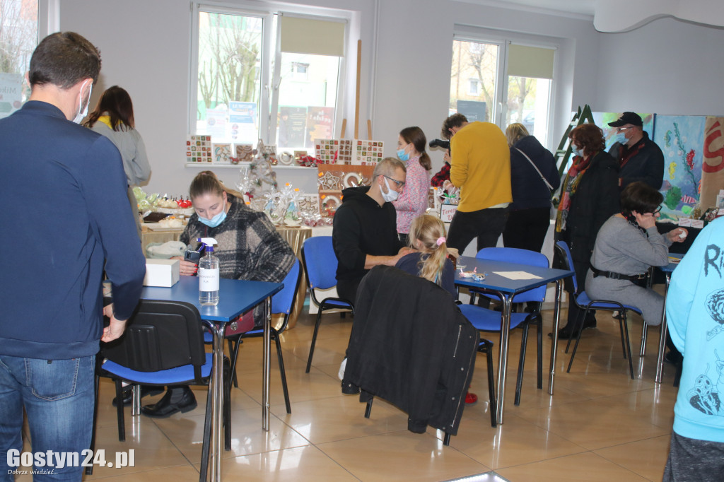 Świąteczna galeria produktów lokalnych w Hutniku