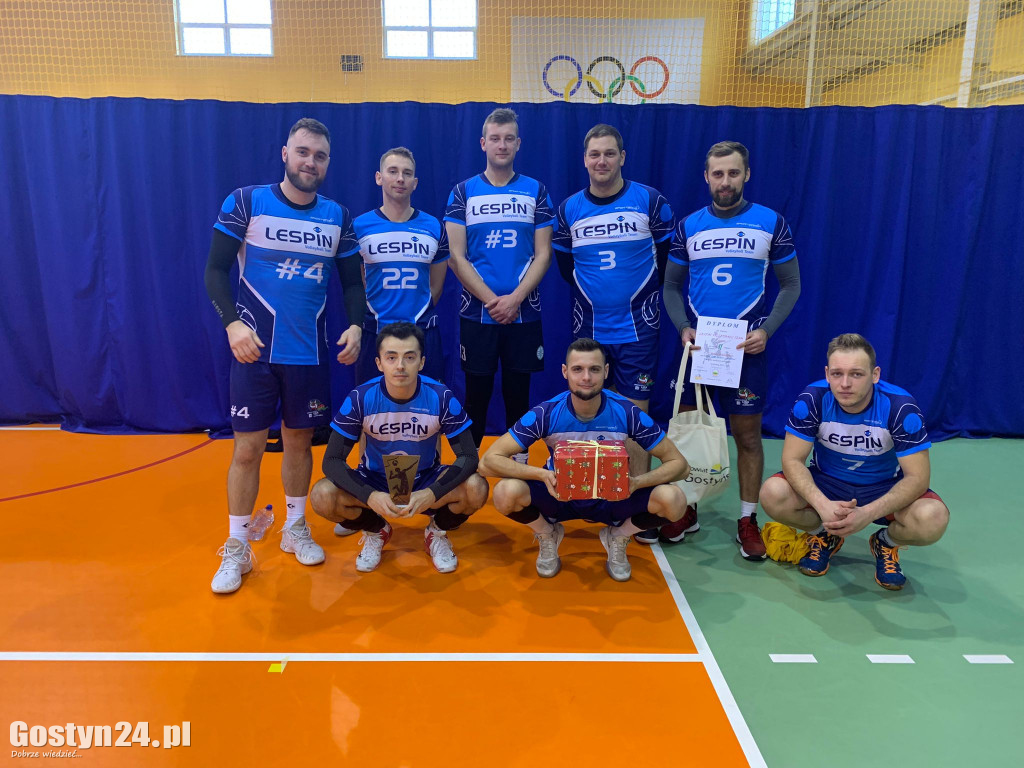 Turniej mikołajkowy w siatkówce w Grabonogu