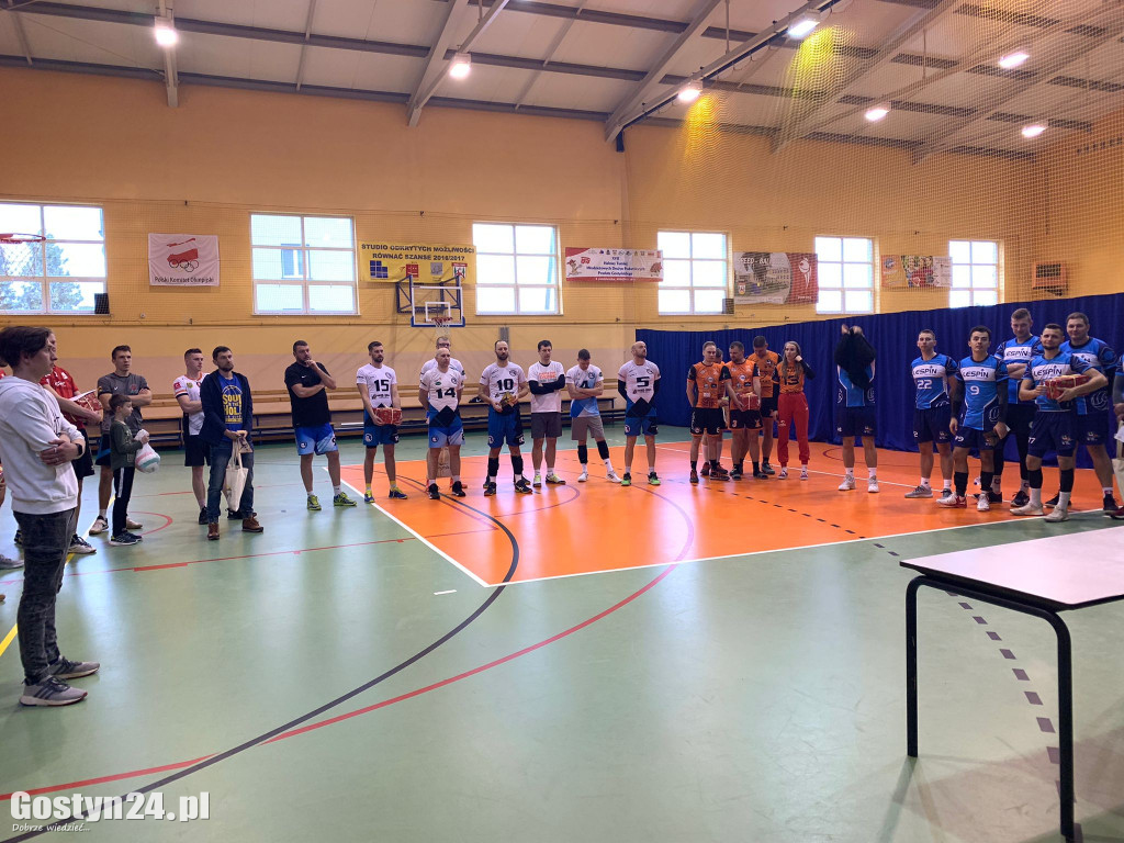 Turniej mikołajkowy w siatkówce w Grabonogu