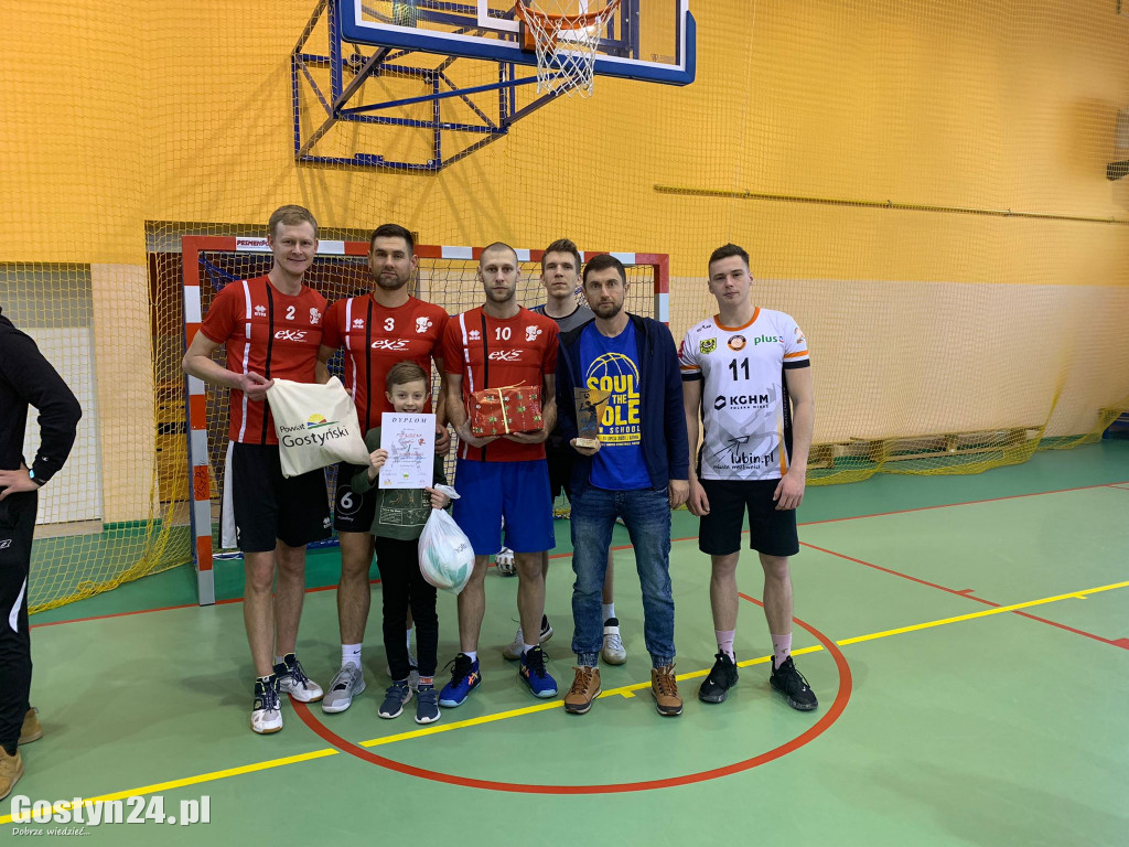 Turniej mikołajkowy w siatkówce w Grabonogu