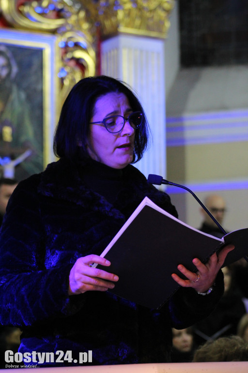 Koncert orkiestry i chóru w kościele w Poniecu