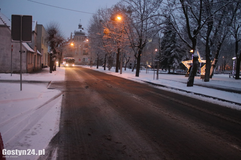 Sypnęło śniegiem w regionie gostyńskim