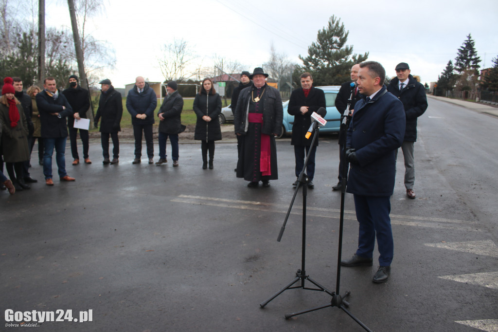 Otwarcie zmodernizowanej drogi w Rogowie
