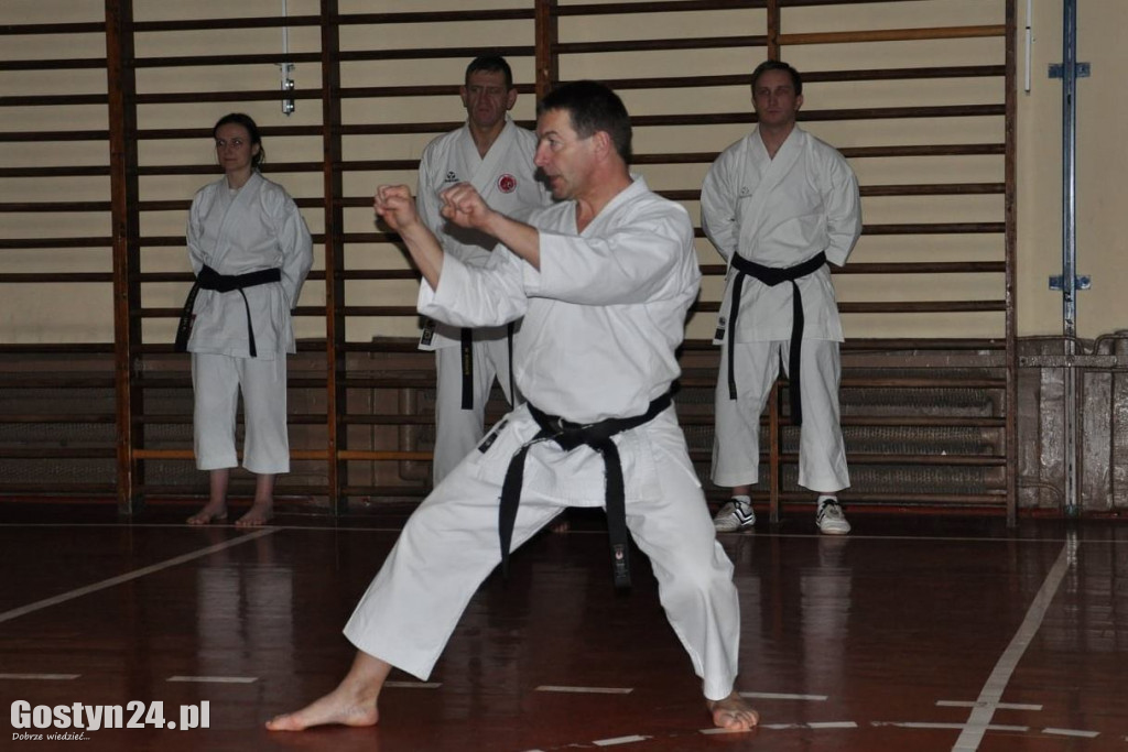 Noworoczny trening karateków z TKKF Tecza