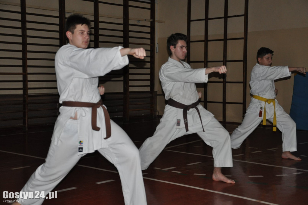 Noworoczny trening karateków z TKKF Tecza