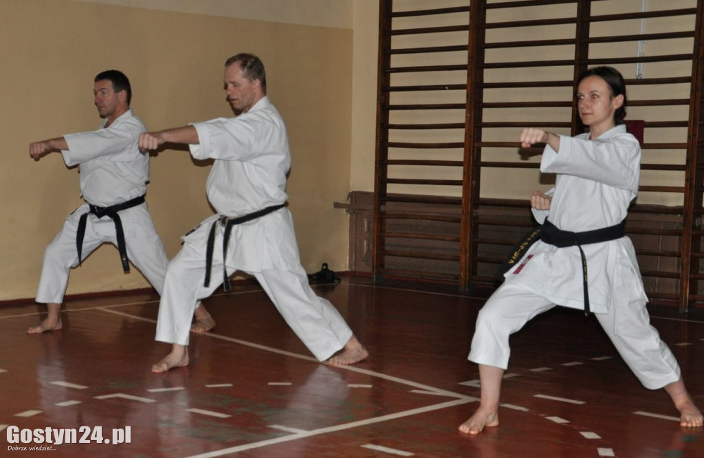 Noworoczny trening karateków z TKKF Tecza