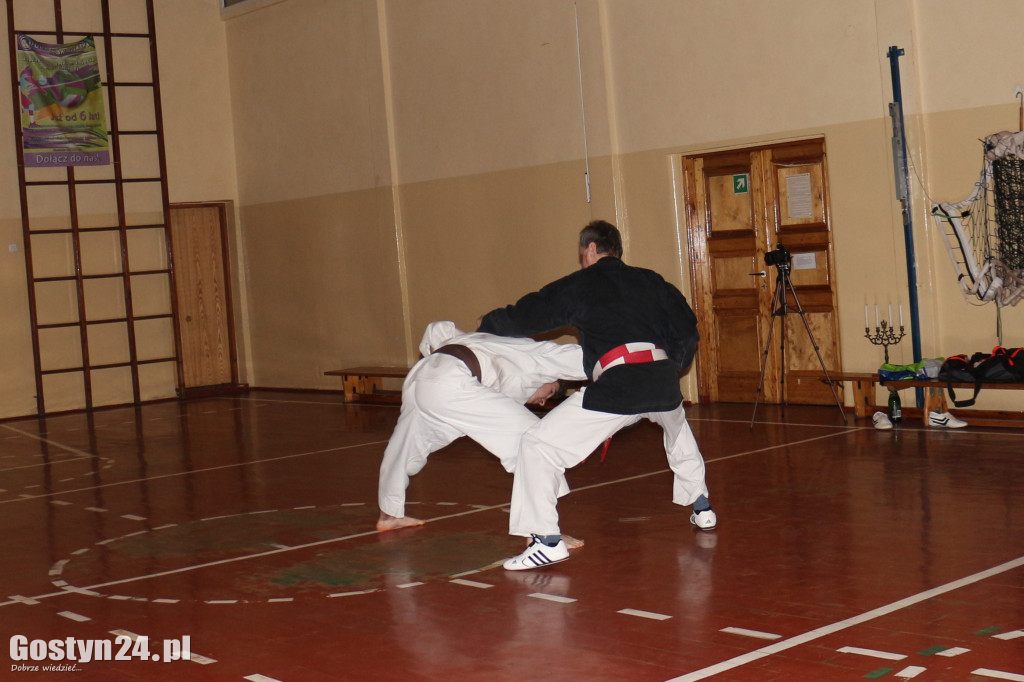 Noworoczny trening karateków z TKKF Tecza