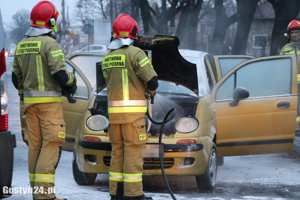 Pożar samochodu na pl. K. Marcinkowskiego w Gostyniu