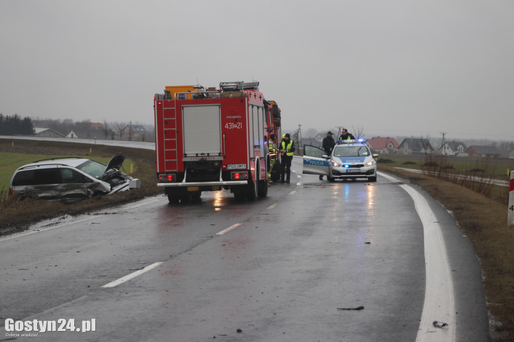 Wypadek na obwodnicy Krobi. Jeden kierowca pijany