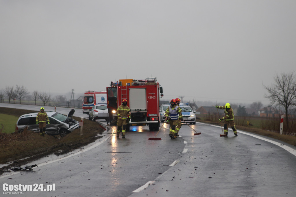 Wypadek na obwodnicy Krobi. Jeden kierowca pijany