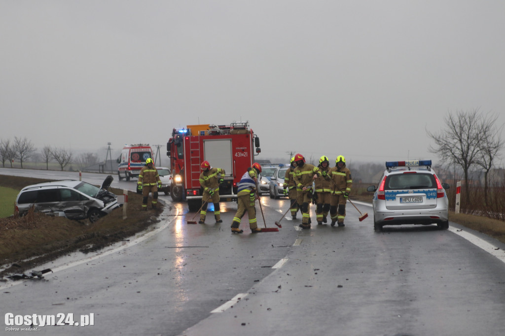 Wypadek na obwodnicy Krobi. Jeden kierowca pijany