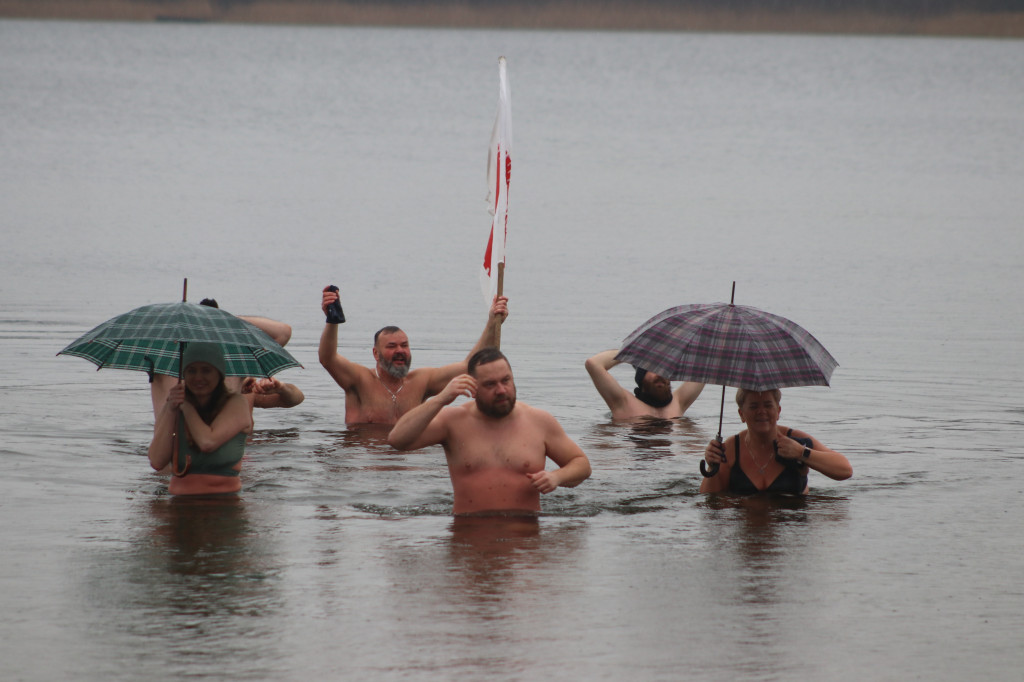 Kąpiel Morsów WOŚP w Cichowie