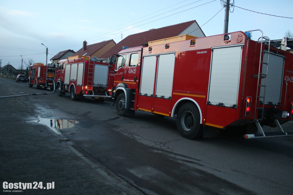 Pożar garażu i drewutni w Poniecu