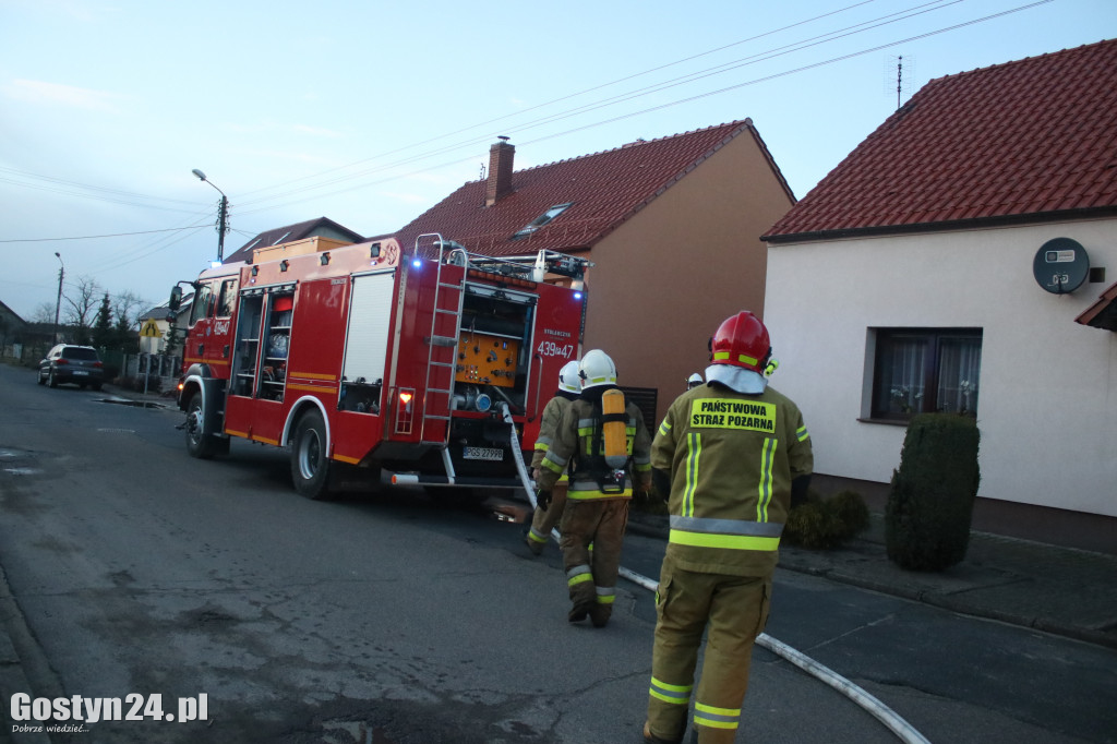 Pożar garażu i drewutni w Poniecu