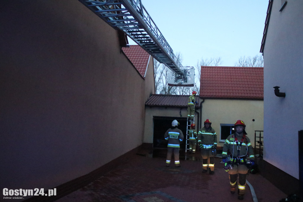 Pożar garażu i drewutni w Poniecu