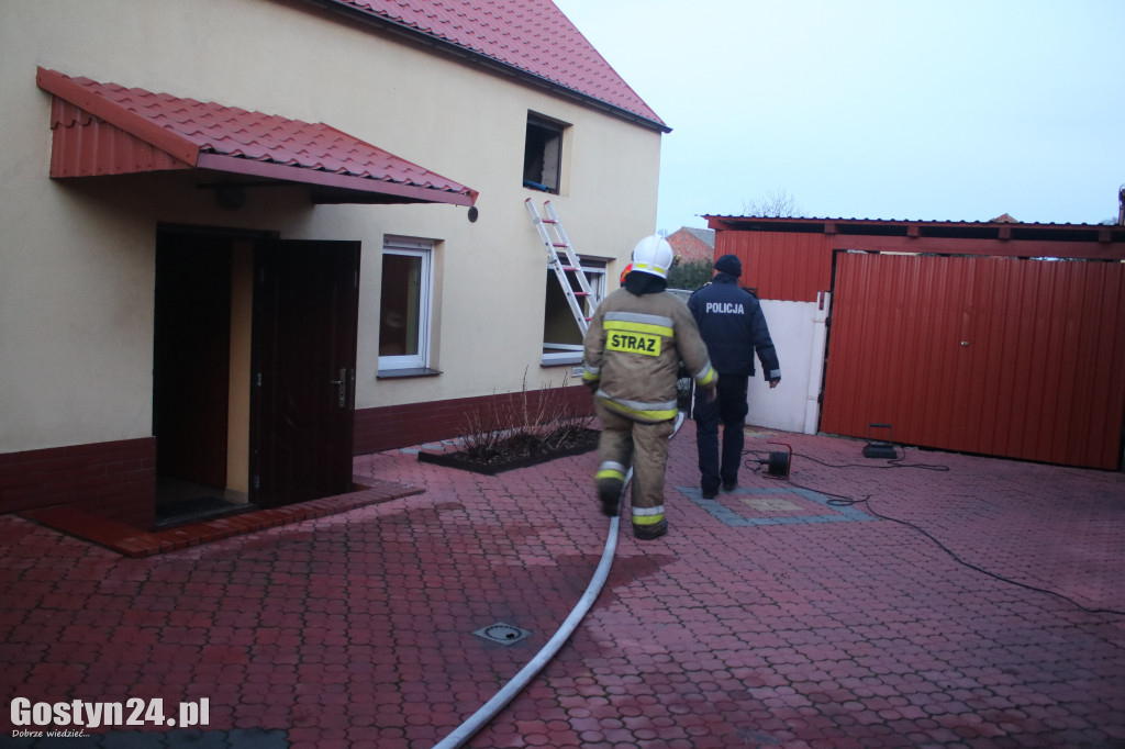 Pożar garażu i drewutni w Poniecu