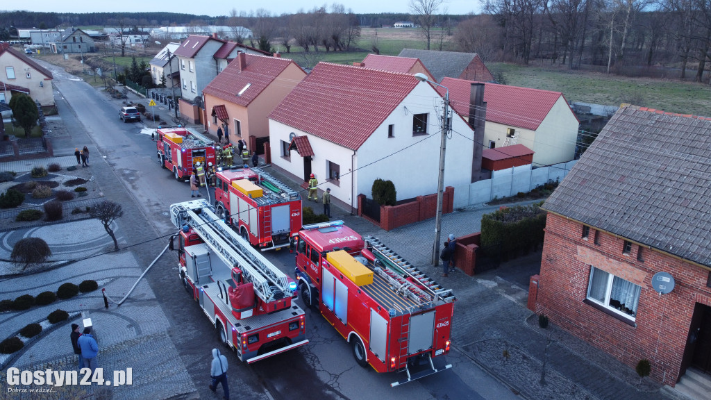 Pożar garażu i drewutni w Poniecu