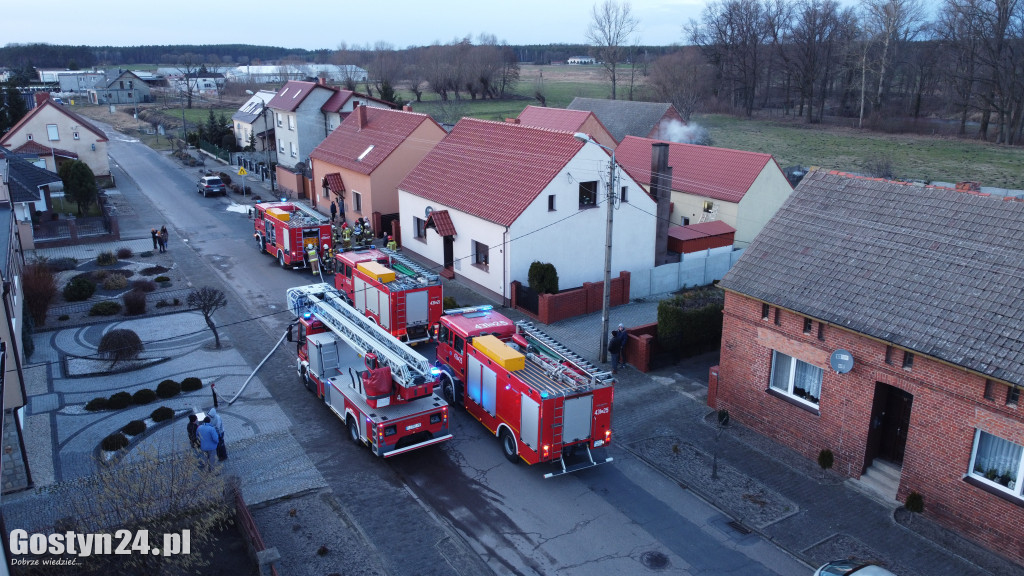 Pożar garażu i drewutni w Poniecu
