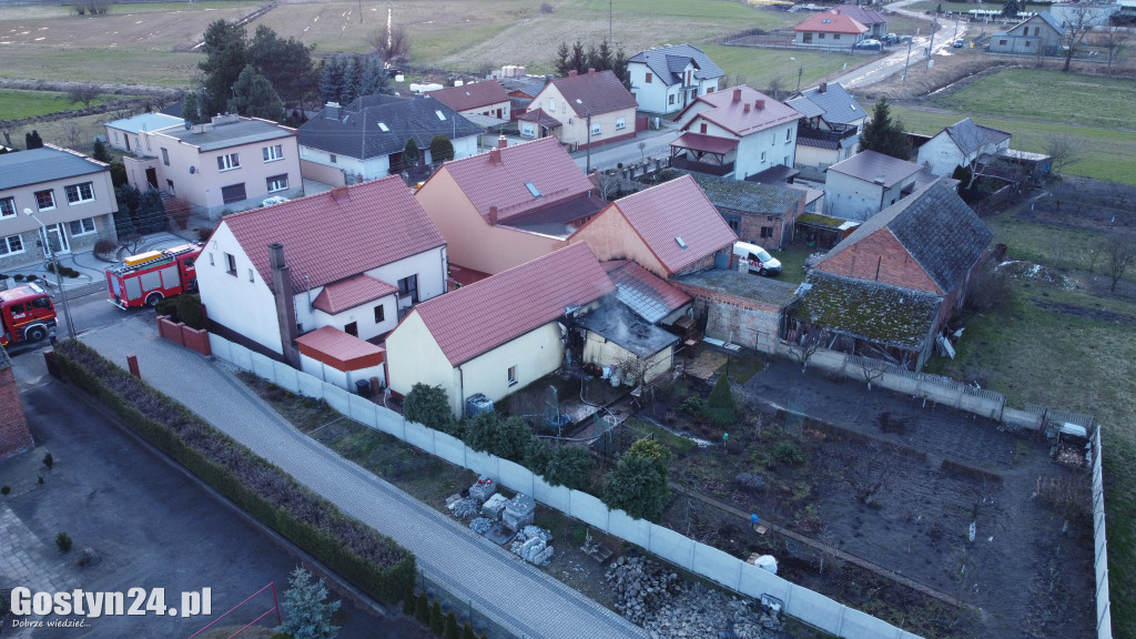 Pożar garażu i drewutni w Poniecu