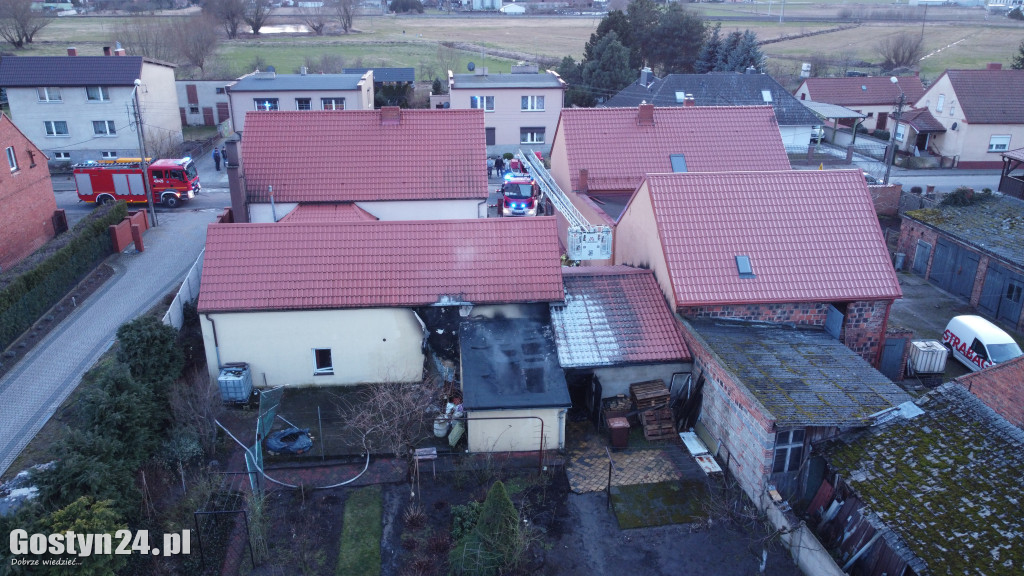 Pożar garażu i drewutni w Poniecu