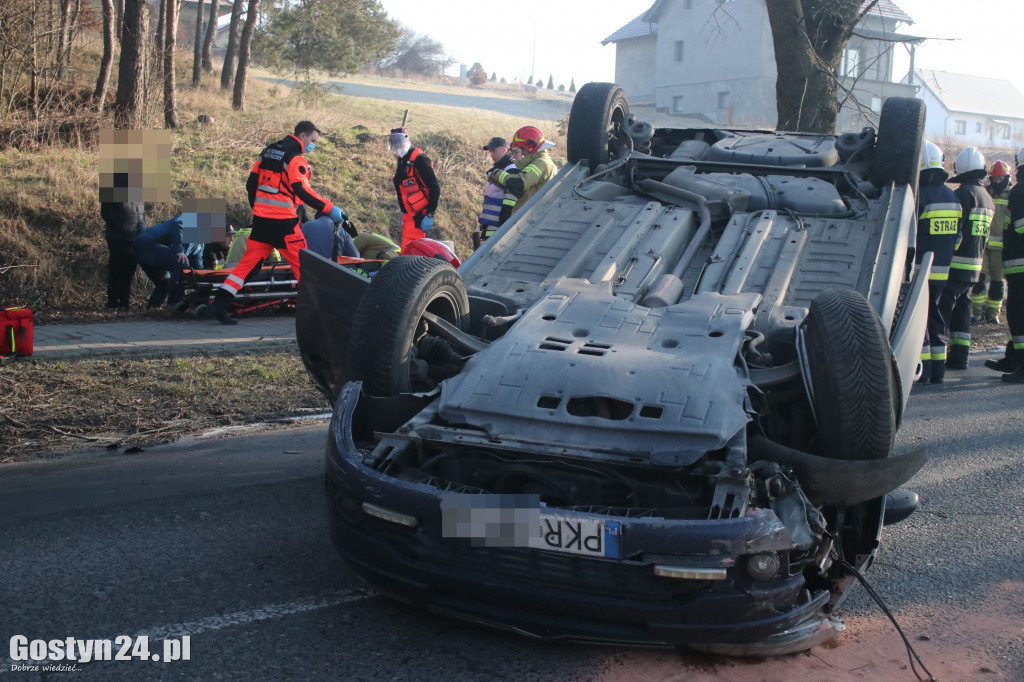 Zdarzenie drogowe na trasie Strzelce Wielkie - Piaski
