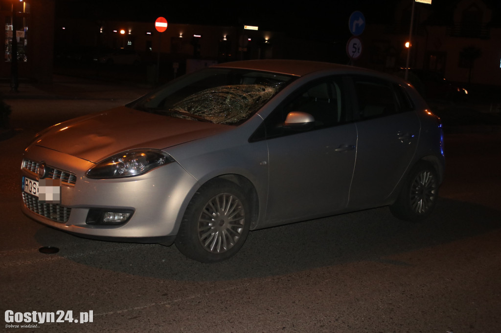 Potrącenie nastolatki w centrum Pępowa