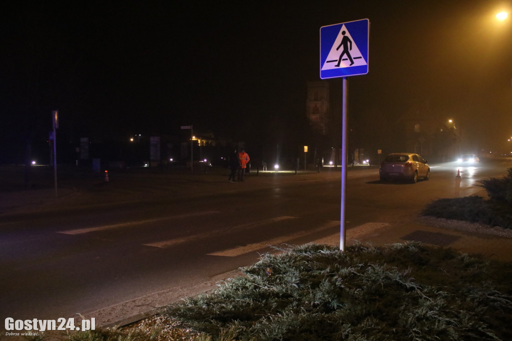 Potrącenie nastolatki w centrum Pępowa