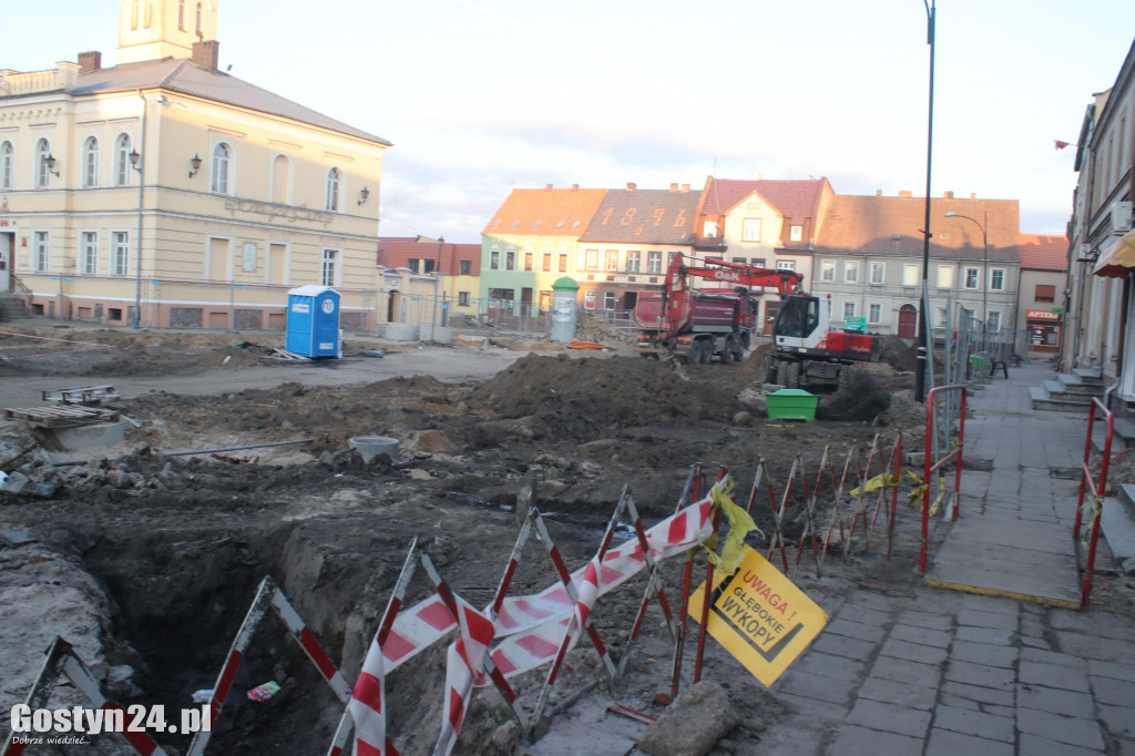 Prace budowlane i archeologiczne na rynku w Krobi