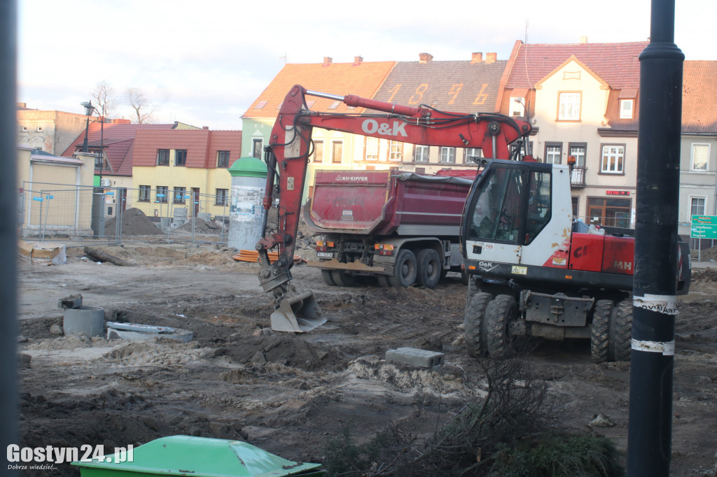 Prace budowlane i archeologiczne na rynku w Krobi
