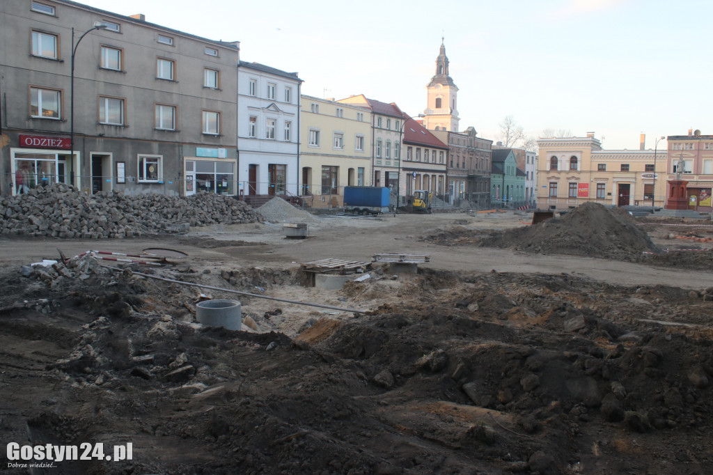 Prace budowlane i archeologiczne na rynku w Krobi