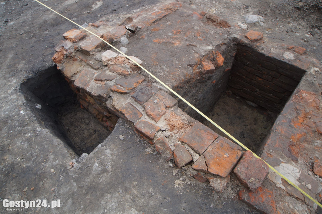 Prace budowlane i archeologiczne na rynku w Krobi