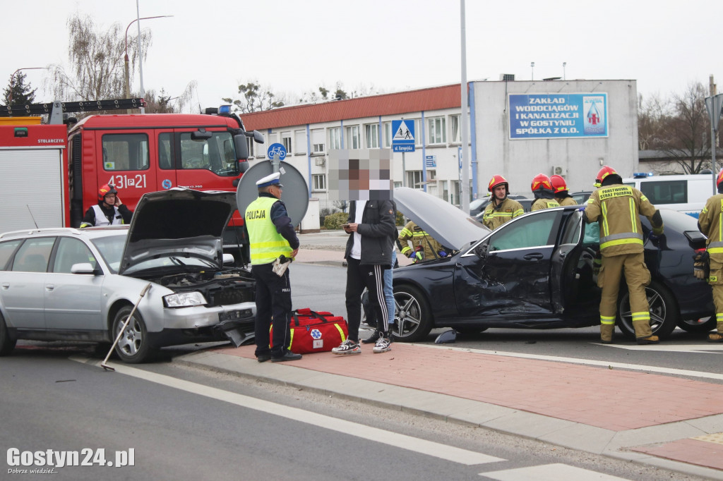Kolizja na skrzyżowaniu ulic Europejskiej i Nad Kanią w Gostyniu