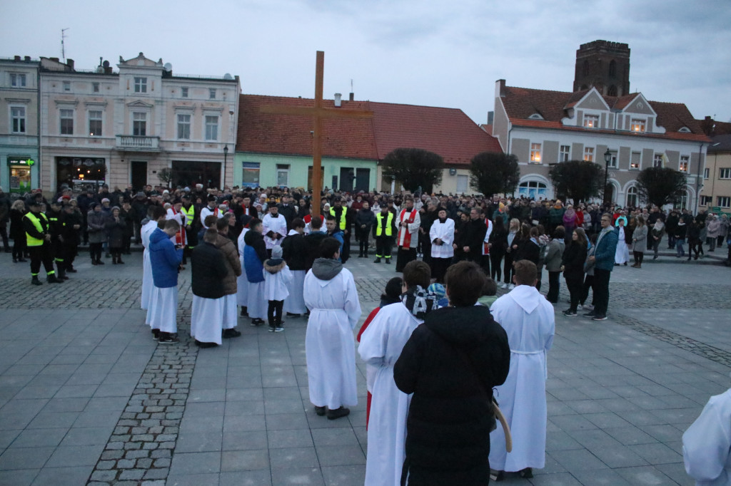 Drogi Krzyżowe w Gostyniu, Piaskach i Poniecu