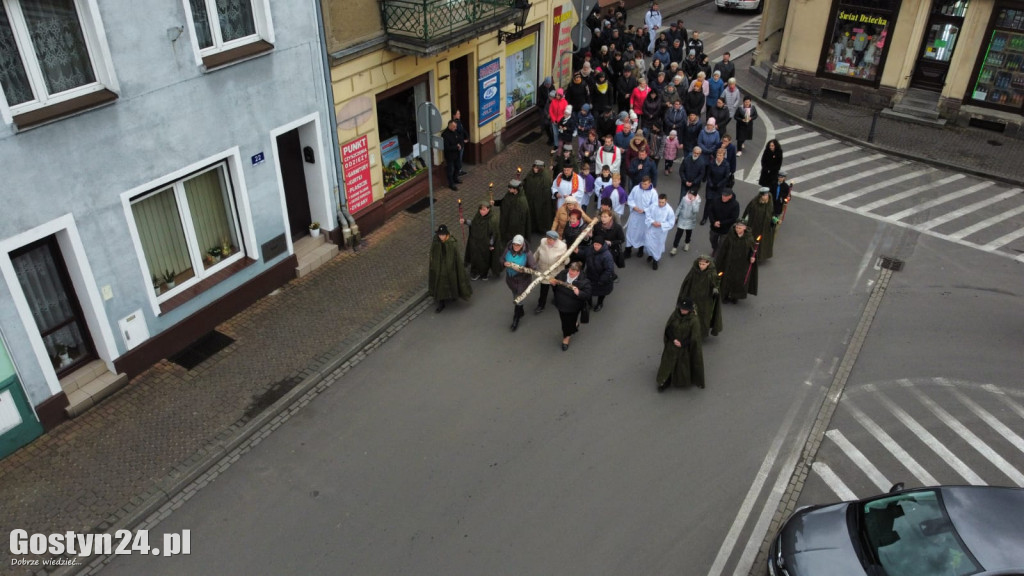 Drogi Krzyżowe w Gostyniu, Piaskach i Poniecu