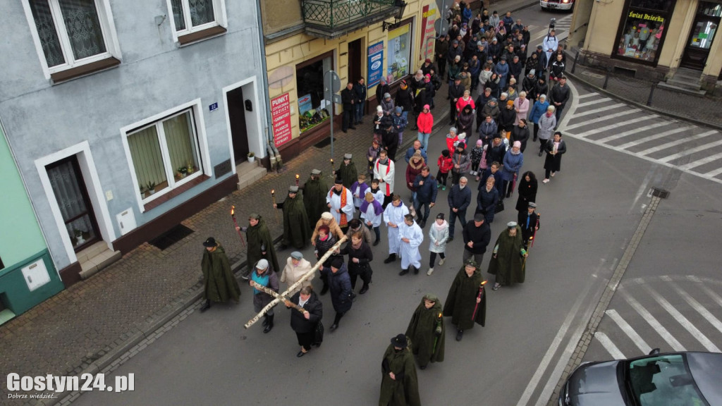 Drogi Krzyżowe w Gostyniu, Piaskach i Poniecu