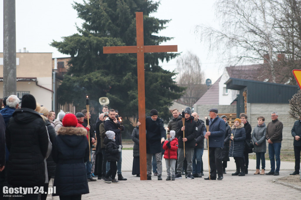 Drogi Krzyżowe w Gostyniu, Piaskach i Poniecu