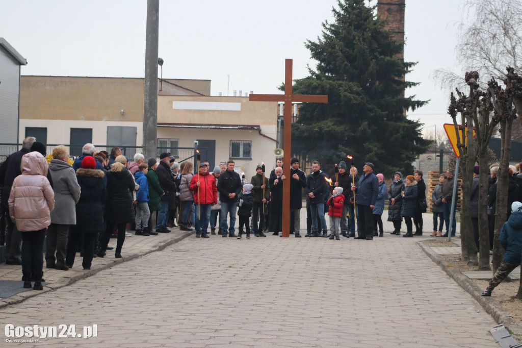 Drogi Krzyżowe w Gostyniu, Piaskach i Poniecu