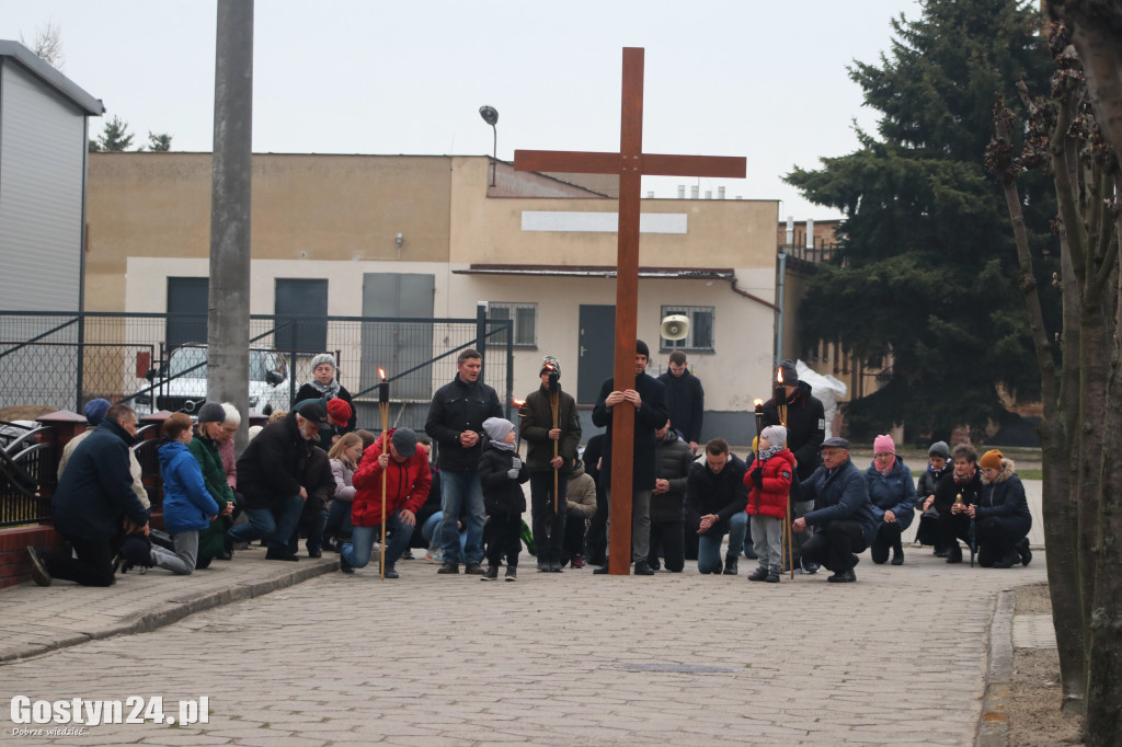 Drogi Krzyżowe w Gostyniu, Piaskach i Poniecu