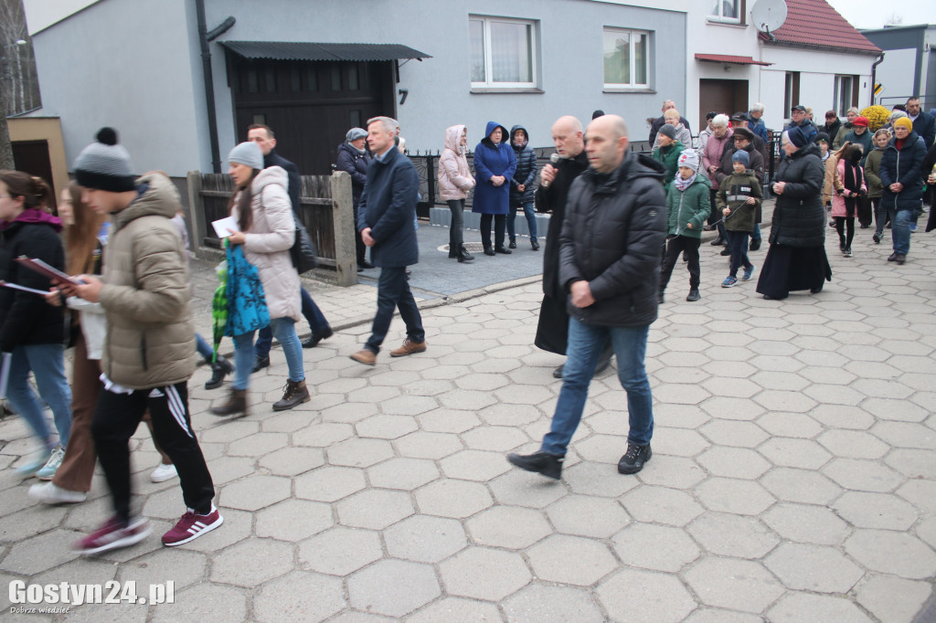 Drogi Krzyżowe w Gostyniu, Piaskach i Poniecu