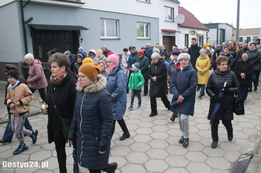 Drogi Krzyżowe w Gostyniu, Piaskach i Poniecu