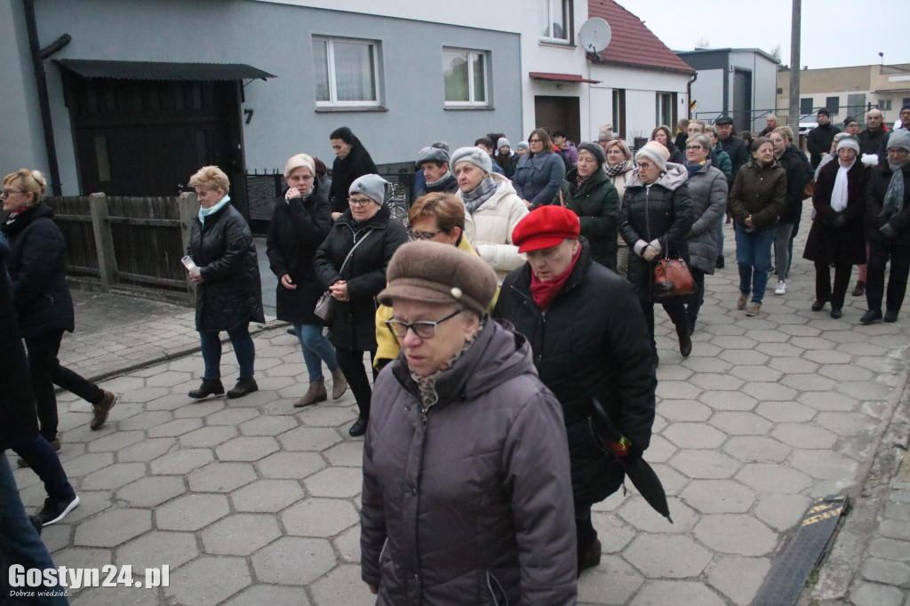 Drogi Krzyżowe w Gostyniu, Piaskach i Poniecu