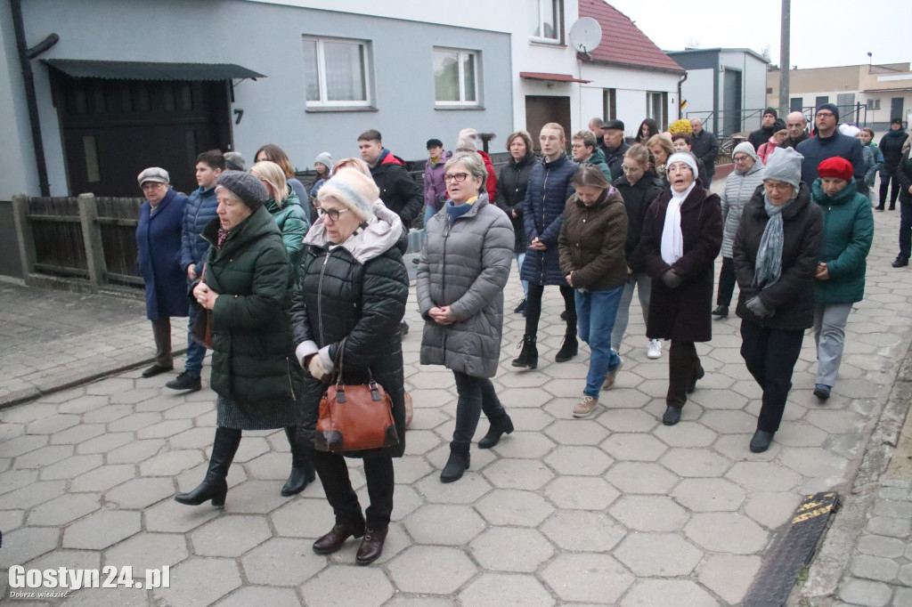 Drogi Krzyżowe w Gostyniu, Piaskach i Poniecu