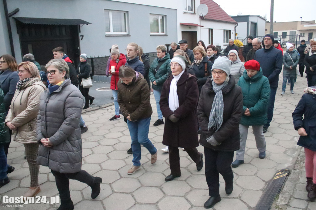Drogi Krzyżowe w Gostyniu, Piaskach i Poniecu