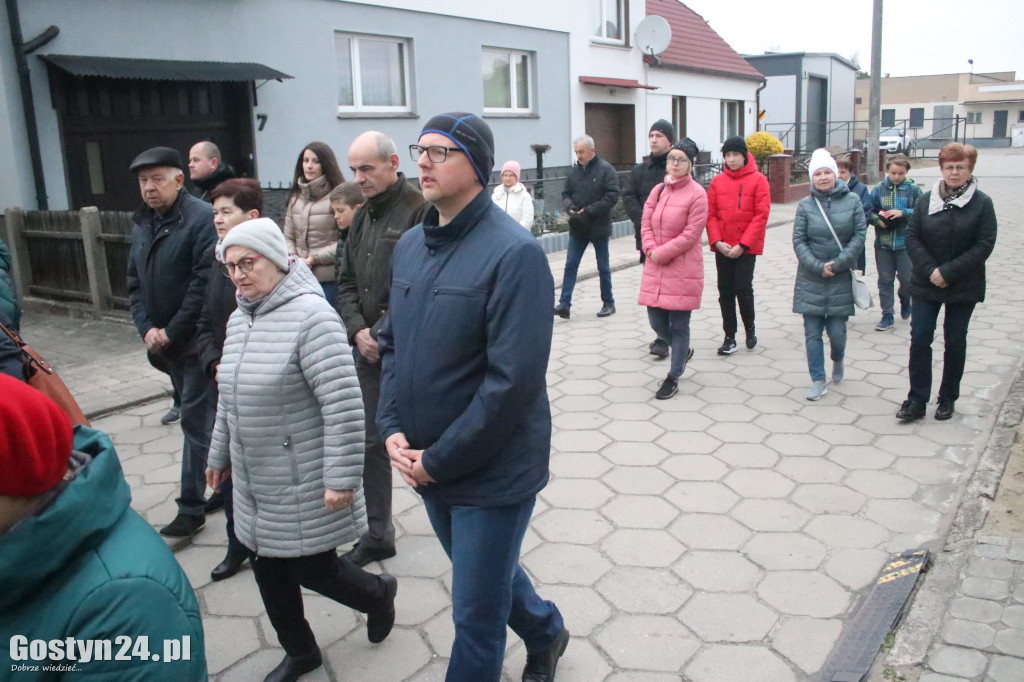 Drogi Krzyżowe w Gostyniu, Piaskach i Poniecu