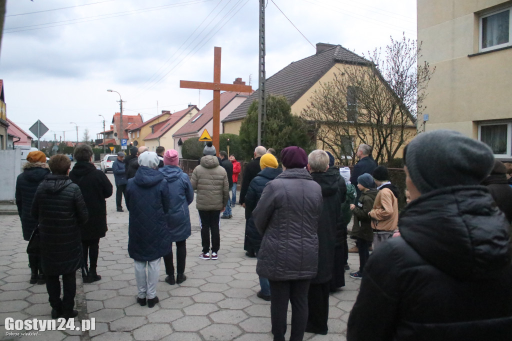 Drogi Krzyżowe w Gostyniu, Piaskach i Poniecu