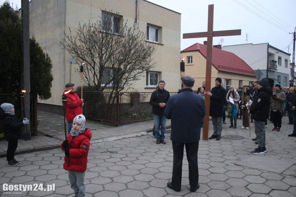 Drogi Krzyżowe w Gostyniu, Piaskach i Poniecu