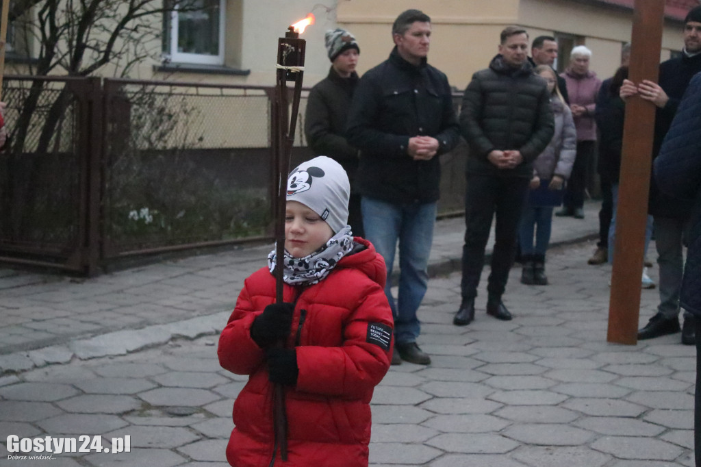 Drogi Krzyżowe w Gostyniu, Piaskach i Poniecu