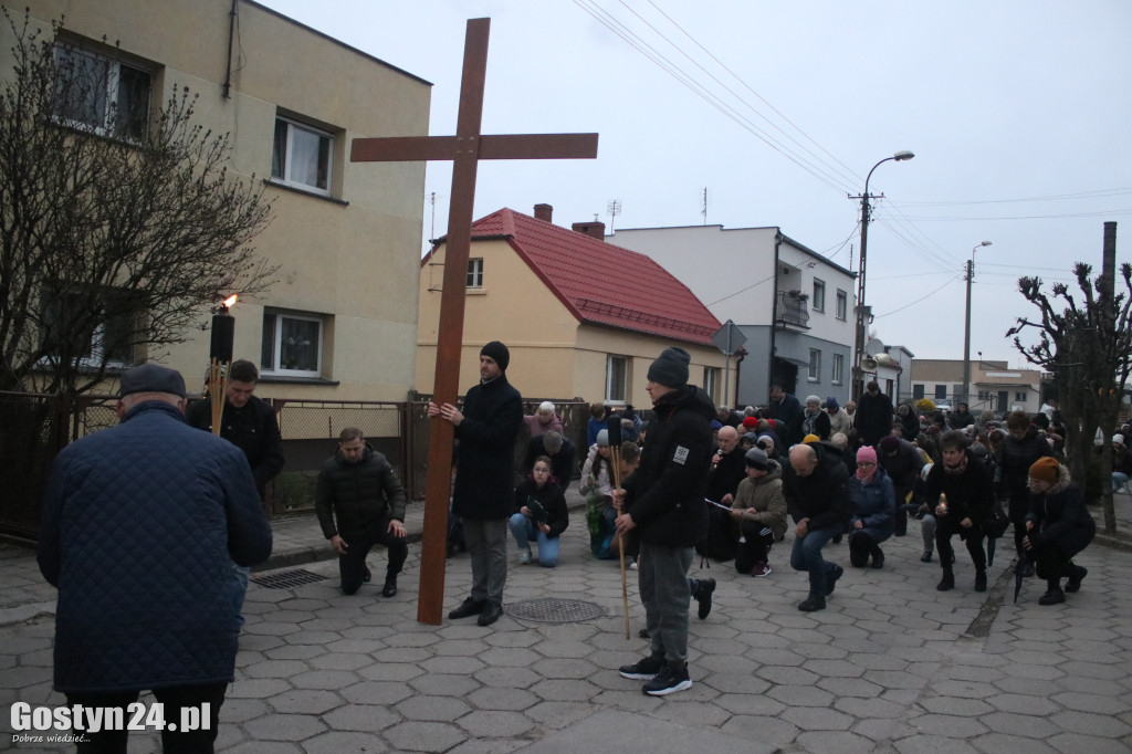 Drogi Krzyżowe w Gostyniu, Piaskach i Poniecu