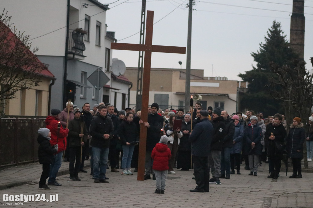 Drogi Krzyżowe w Gostyniu, Piaskach i Poniecu